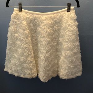 Club Monaco white appliqué skirt